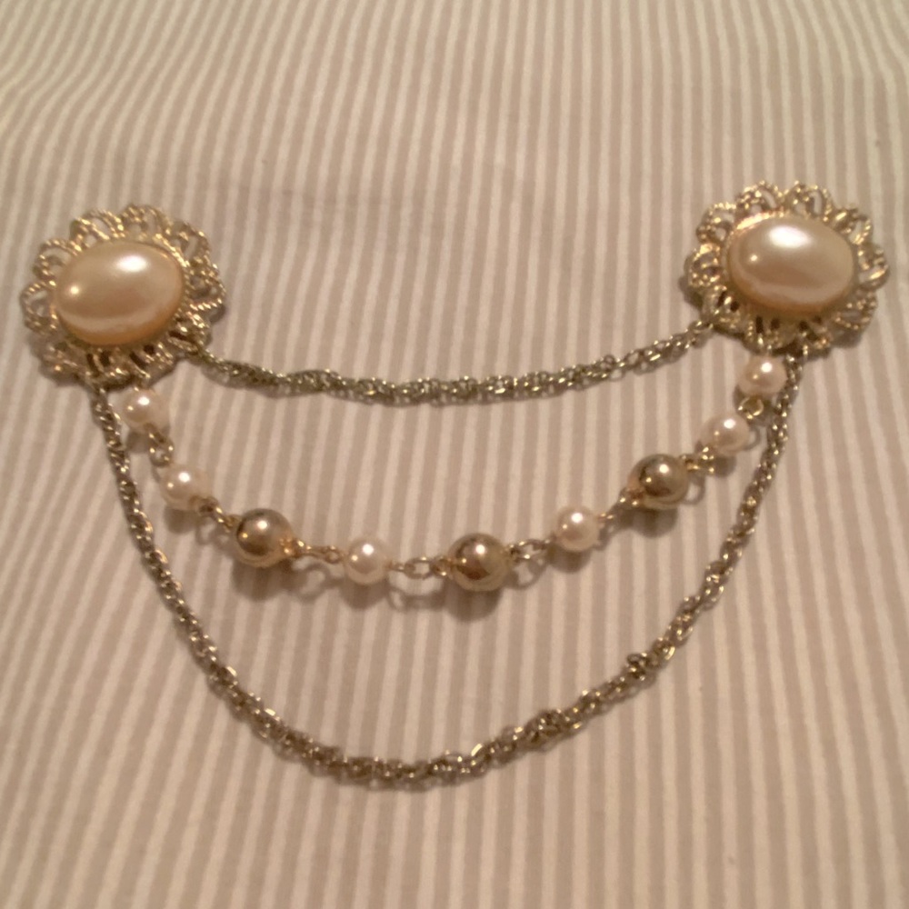 Chain Brooch Pin
